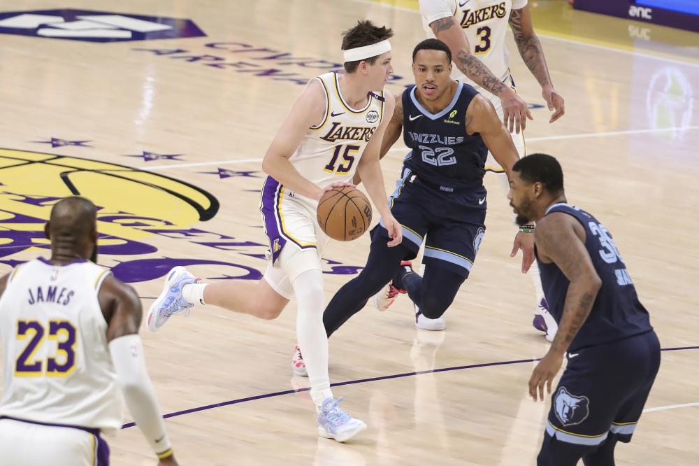 样在硬仗中 样在硬仗中